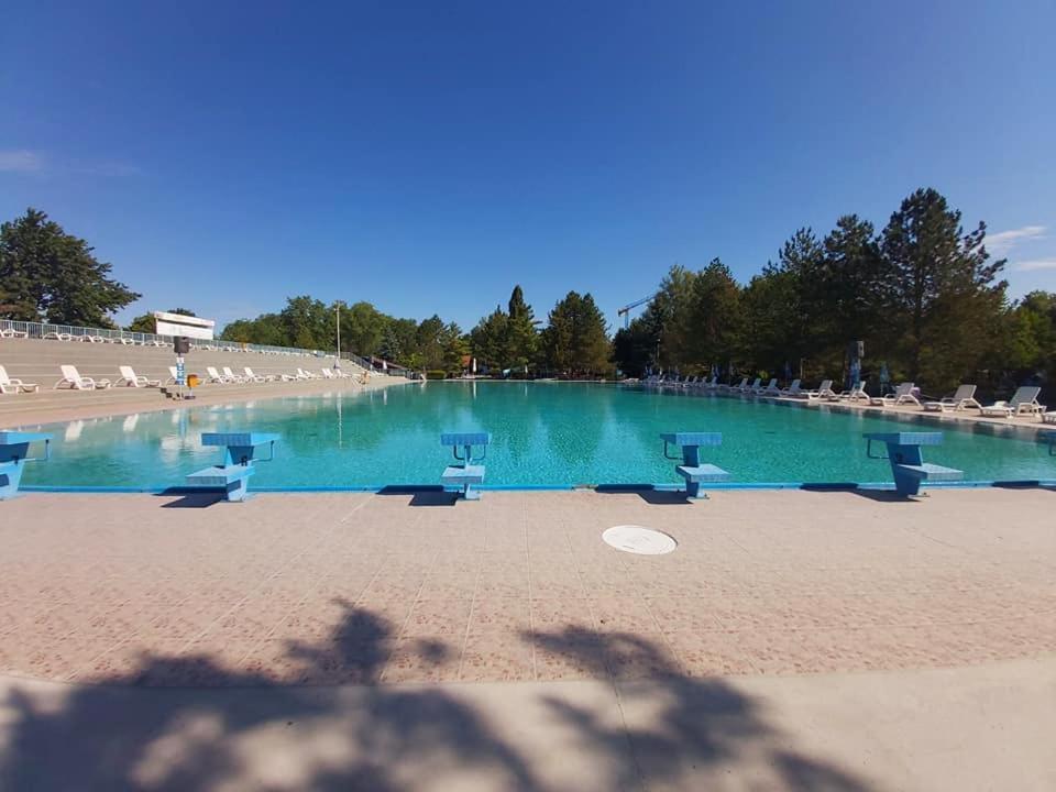 Adica Prenociste Sport Wellness Centar - Bazeni Hostel Ada Εξωτερικό φωτογραφία
