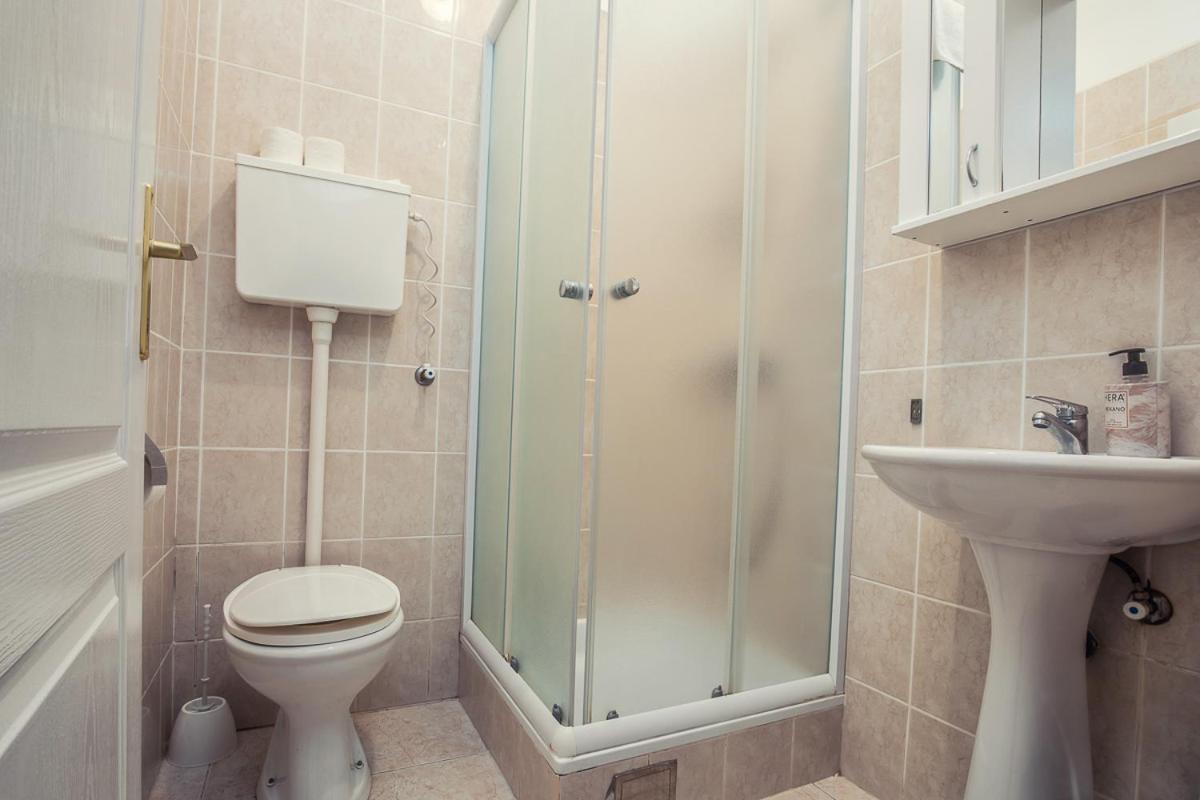 Adica Prenociste Sport Wellness Centar - Bazeni Hostel Ada Εξωτερικό φωτογραφία
